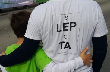 Majica z napisom Slepota ni ovira
