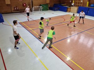 Nogometna tekma med učenci in učitelji_tekma